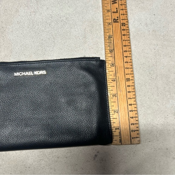 MICHAEL KORS Jet Set Black Large Zip Logo Pouch Clutch Luxury Pebbled Leather - Picture 9 of 10